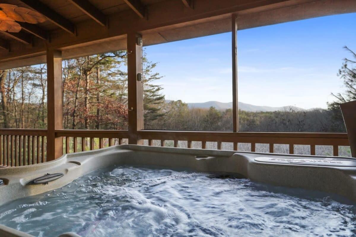 Mountain Views Hot Tub Firepit Close To Town ブルーリッジ山脈 エクステリア 写真