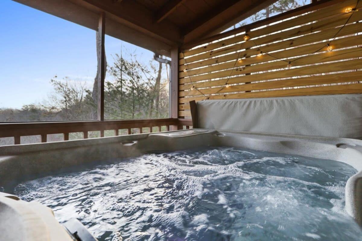 Mountain Views Hot Tub Firepit Close To Town ブルーリッジ山脈 エクステリア 写真